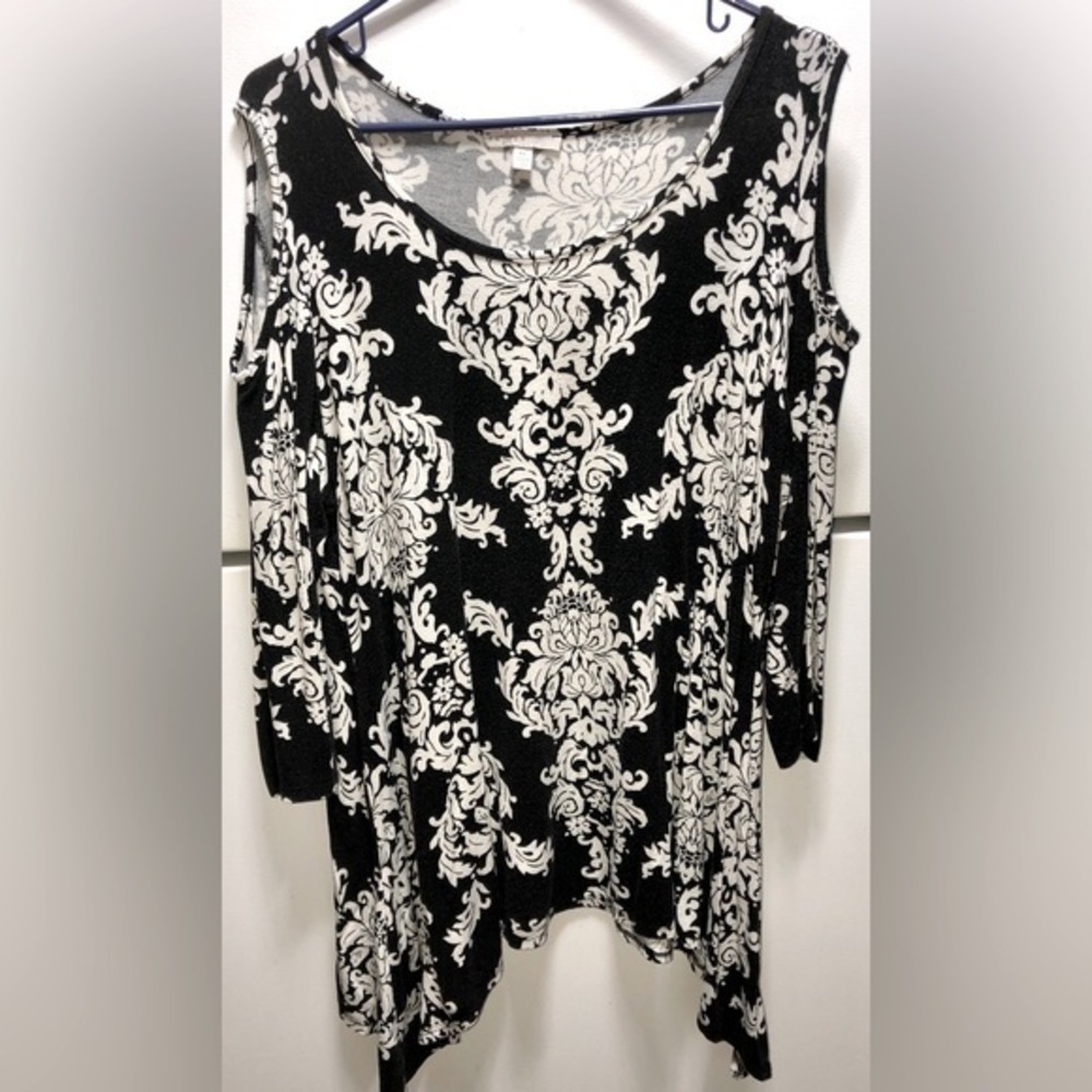 🪺Fever Brand Cold Shoulder Damask Top - Black & White Ornate Print